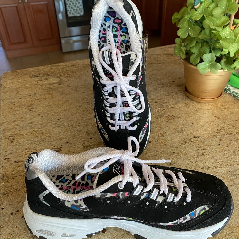 Skechers D’Lites Safari Landscape Memory Foam - Women's Size 8